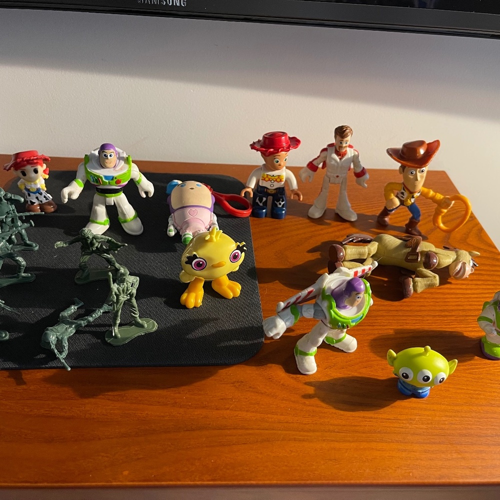 Disney/Pixar Toy Story Figure Collection- 17 Pieces
